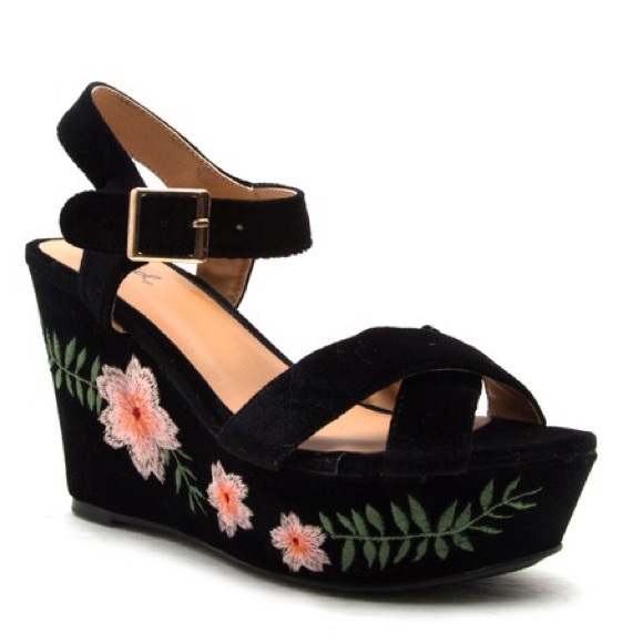 Qupid ARDOR Summer Floral Embroidered Strappy Chunky Platform Wedge Heels - Picture 4 of 12